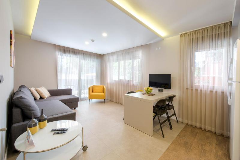 One-Bedroom Apartment (Garden Suite) image 4