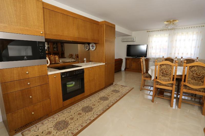 Apartment image 4