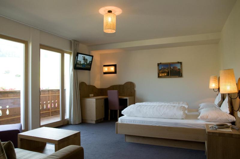 Junior Suite with Balcony image 2