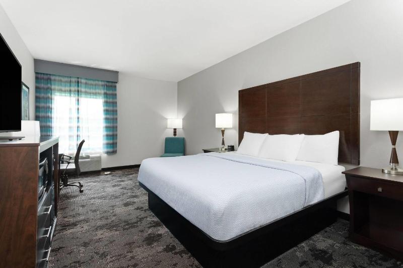 King Room image 3