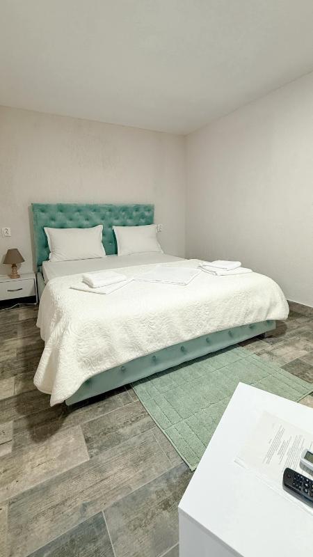 Deluxe Triple Room image 2