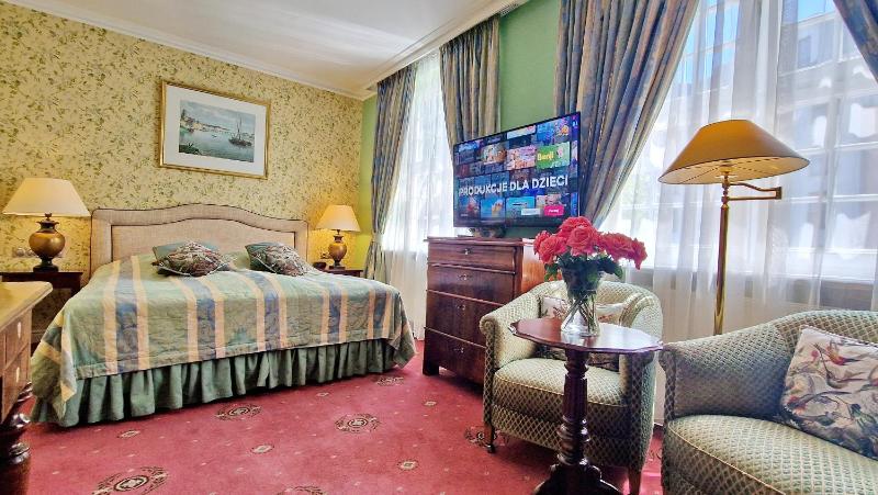 Double or Twin Room image 1