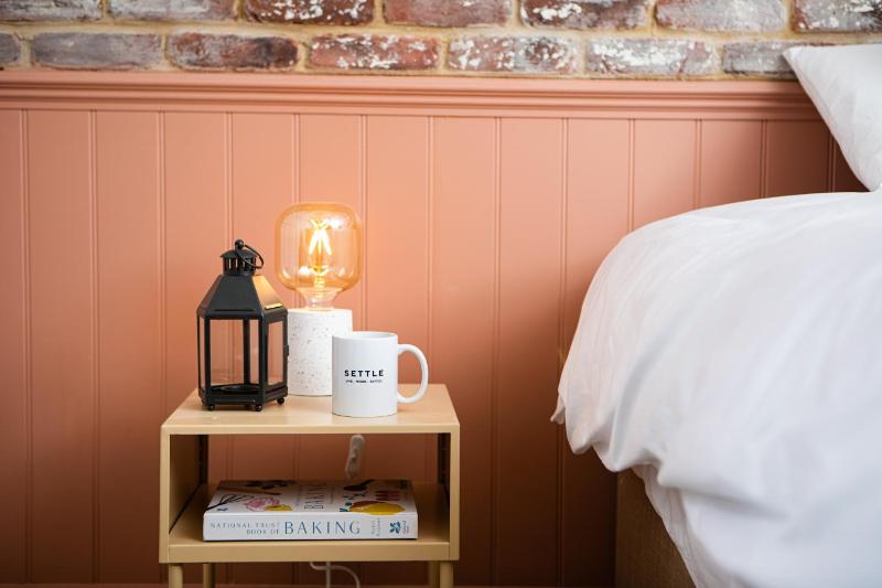 Settle in Southampton - Stylish Self Check-In Rooms & Suites - image 9