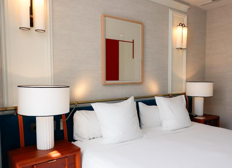 Double or Twin Room image 3