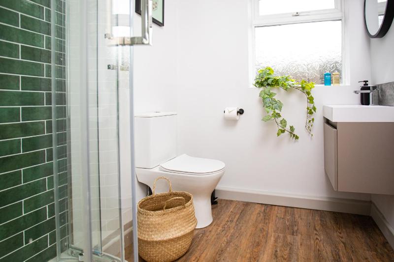 Settle in Southampton - Stylish Self Check-In Rooms & Suites - image 31