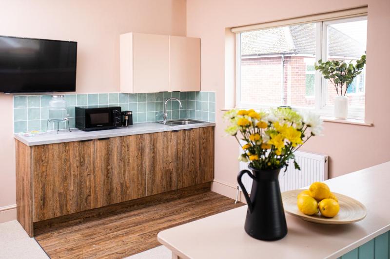 Settle in Southampton - Stylish Self Check-In Rooms & Suites - image 15
