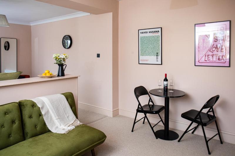 Settle in Southampton - Stylish Self Check-In Rooms & Suites - image 41
