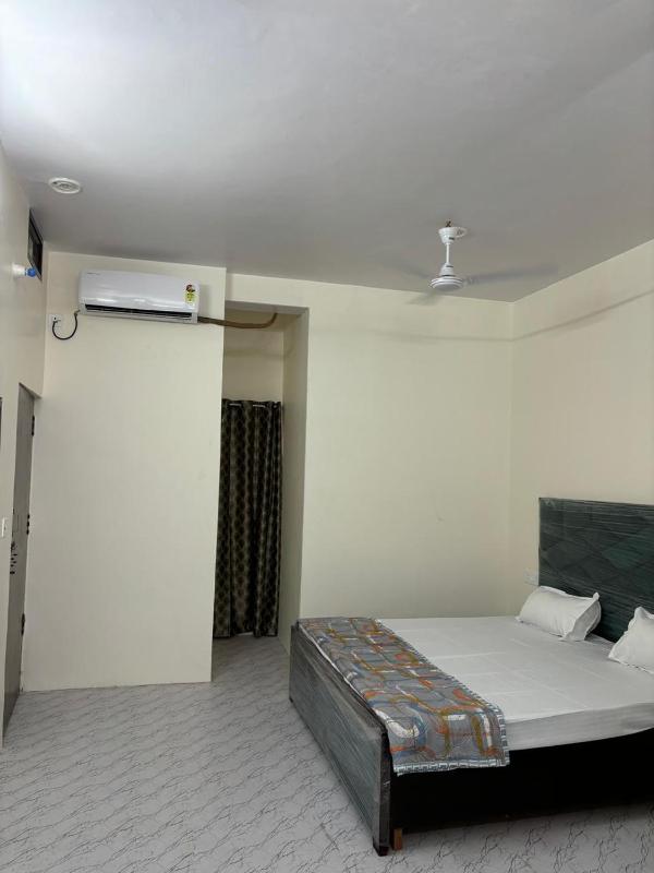 Pipewalas house I Near Kashi Vishwanath - image 16