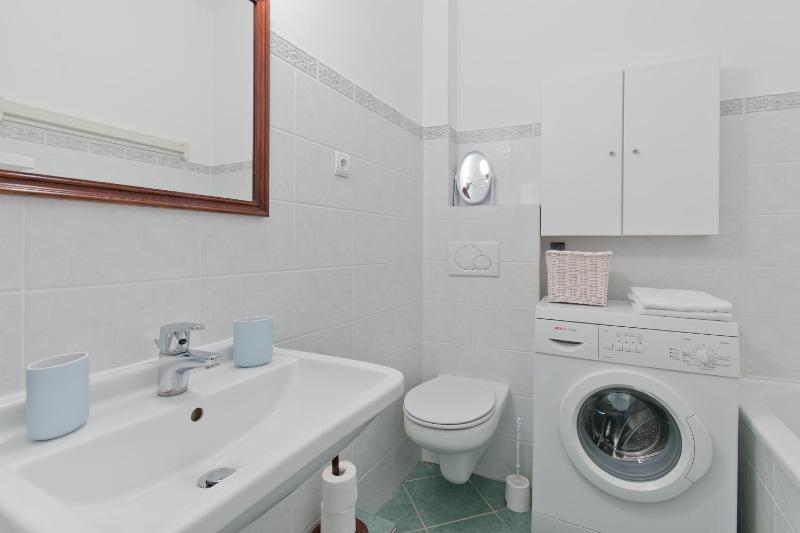 Imperial Apartments - Moderna - image 10