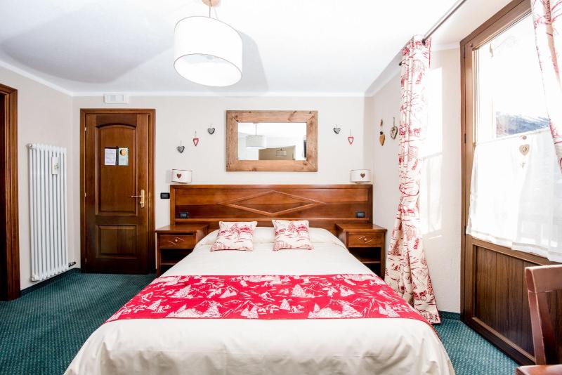 Quadruple Room image 3