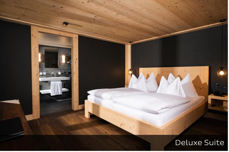 Deluxe Suite image 1