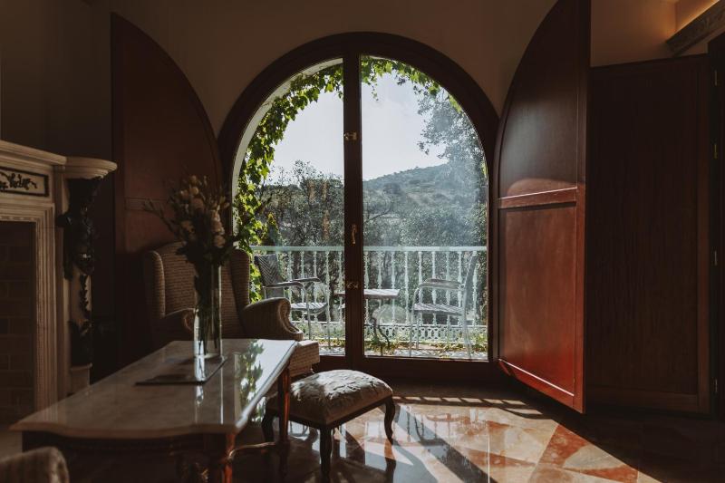 Presidential Suite image 4