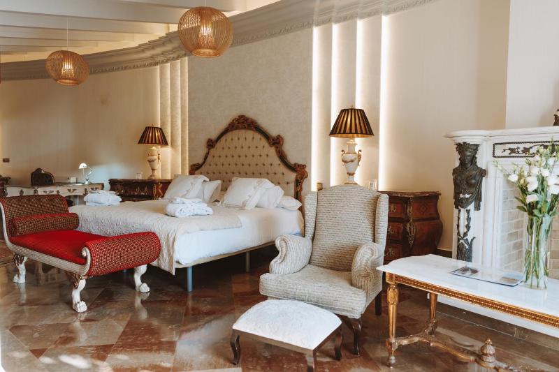 Presidential Suite image 3