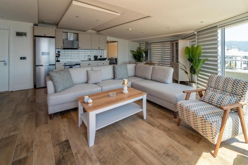 Suite with Sea View image 3