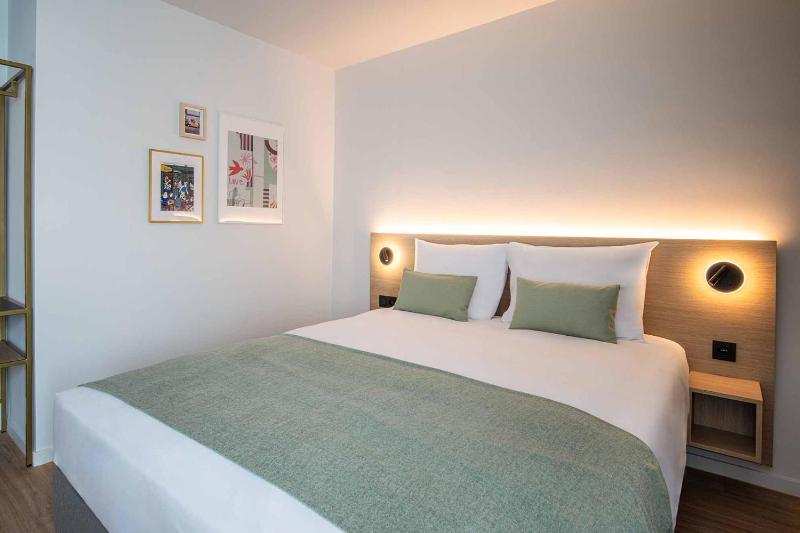 Deluxe Double Room image 1