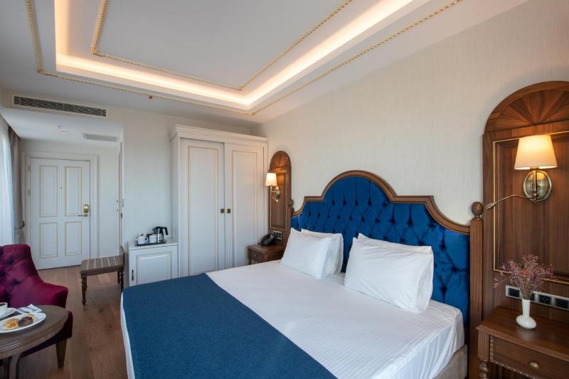 Deluxe Twin Room image 3