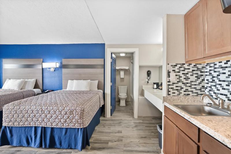 Blue Wave Inn - image 18