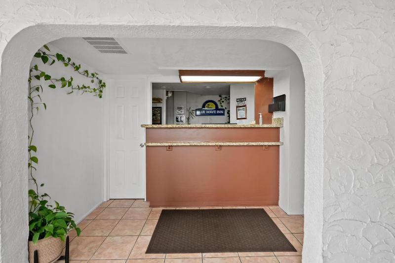Blue Wave Inn - image 13