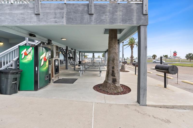 Blue Wave Inn - image 12