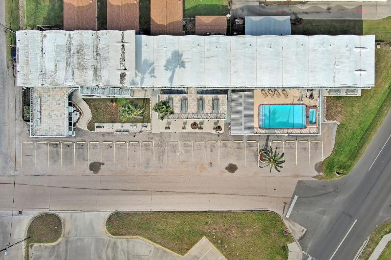 Blue Wave Inn - image 20