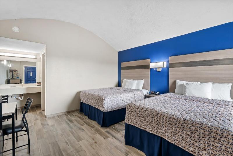 Blue Wave Inn - image 16