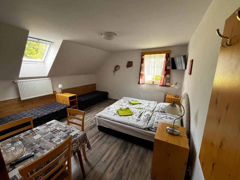 Quadruple Room with Private Bathroom image 4