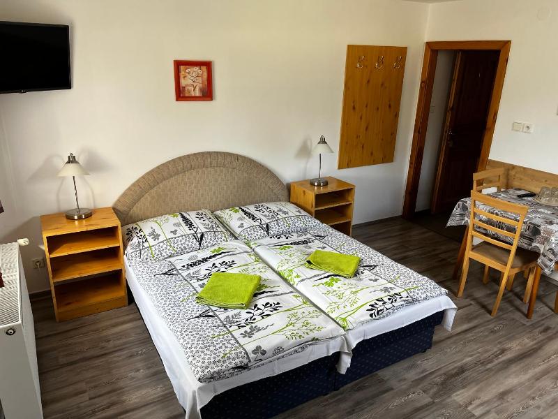 Quadruple Room with Private Bathroom image 2