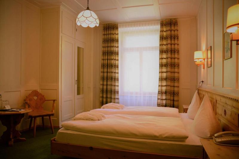 Single Room with Mountain View image 3