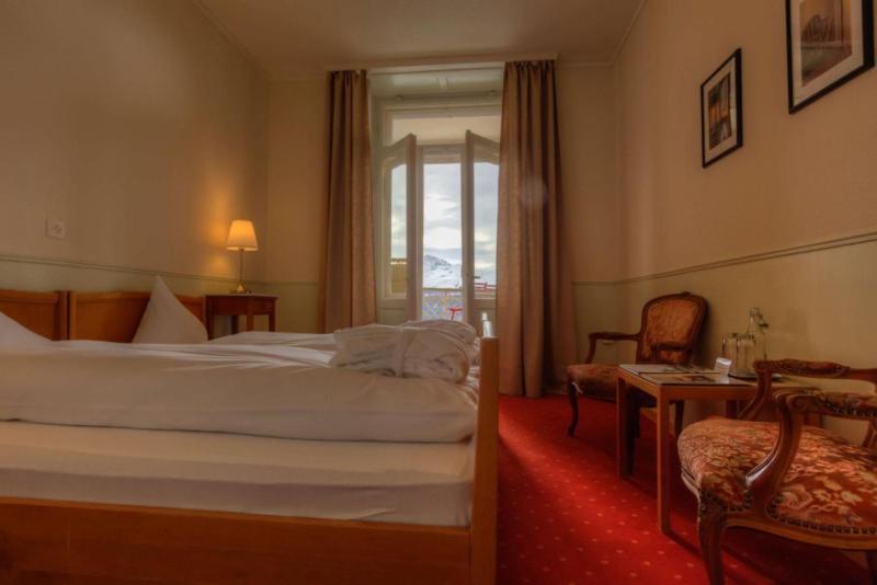 Double Room with Balcony image 3