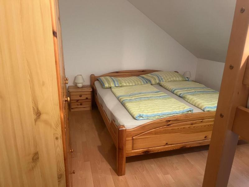 Classic Two-Bedroom Apartment with Balcony image 4