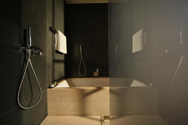 Suite image 3