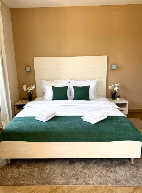 Superior Double Room with Balcony image 1