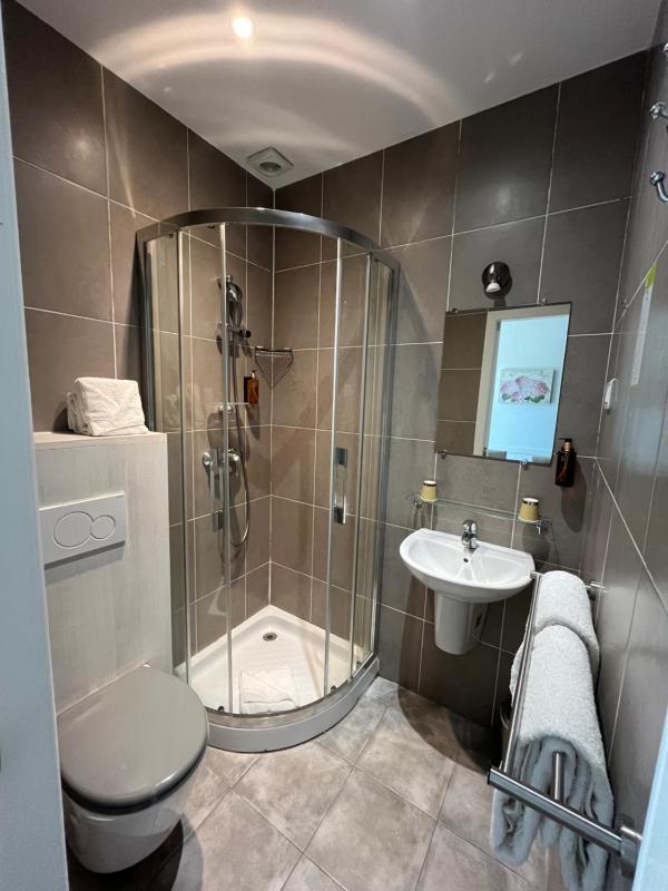 Superior Double Room image 3
