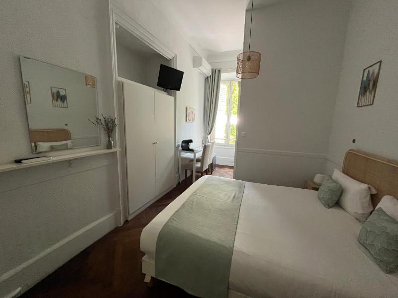 Superior Double Room image 2