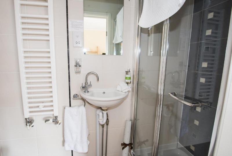 Deluxe Double Room with Private Bathroom image 1