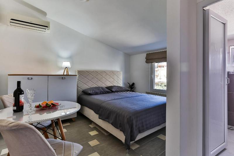 Shanti apartments - image 12