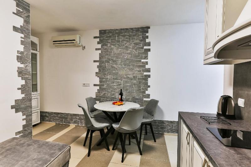 Shanti apartments - image 9