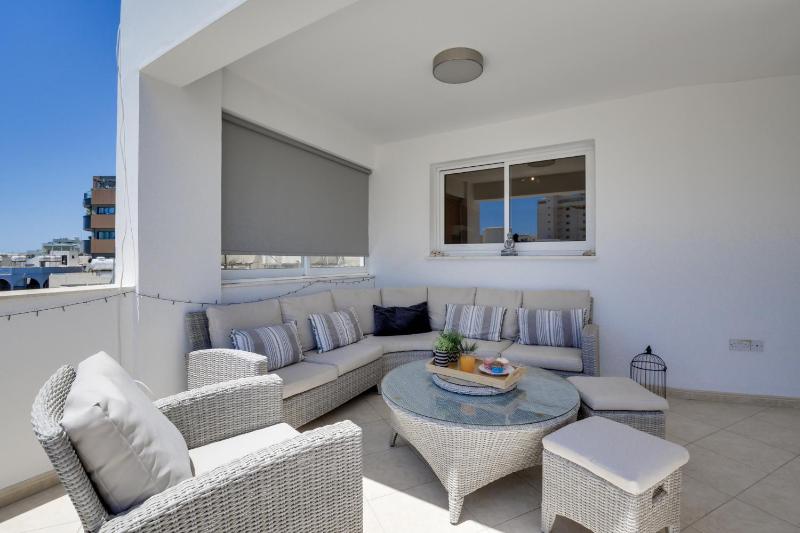 Penthouse Central Larnaca The 'Veranda' Elena Court - image 1