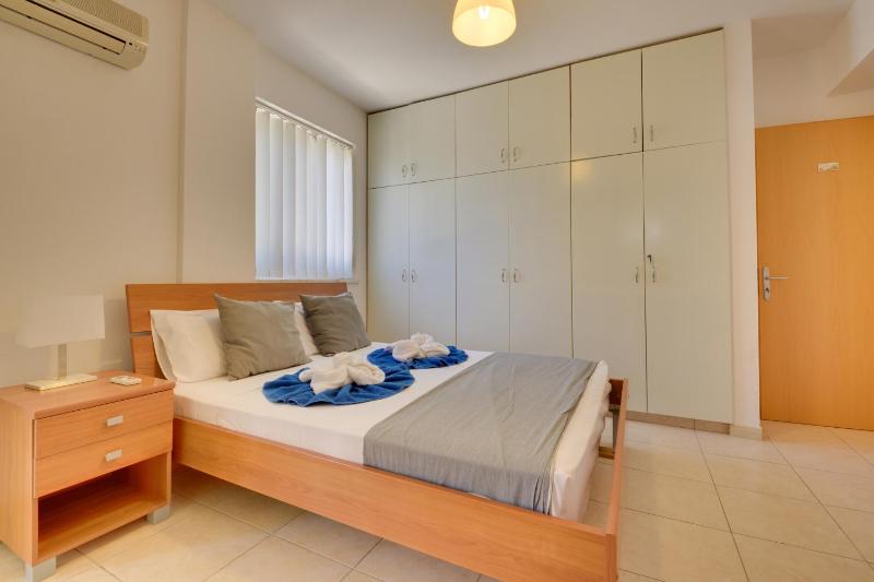 Penthouse Central Larnaca The 'Veranda' Elena Court - image 10