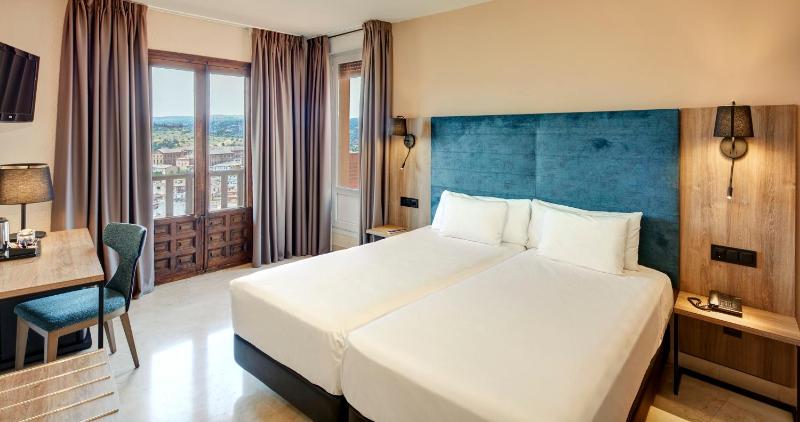 Twin Room with View image 3