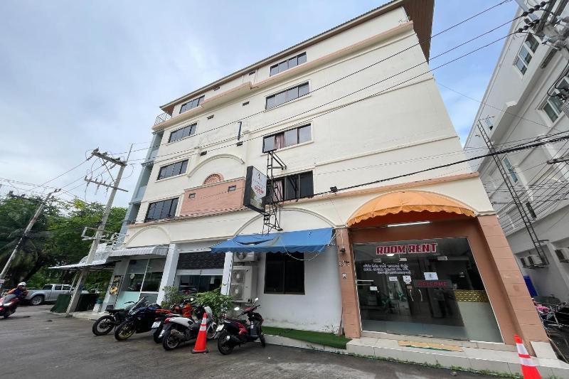 Lucky Inn Suite Pattaya - image 1