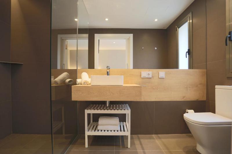 Standard Double or Twin Room with Garden image 2