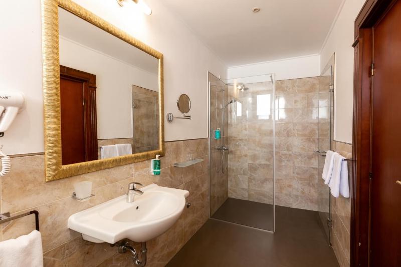 Suite image 3