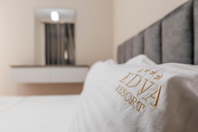 Triple Room with Sea View image 4