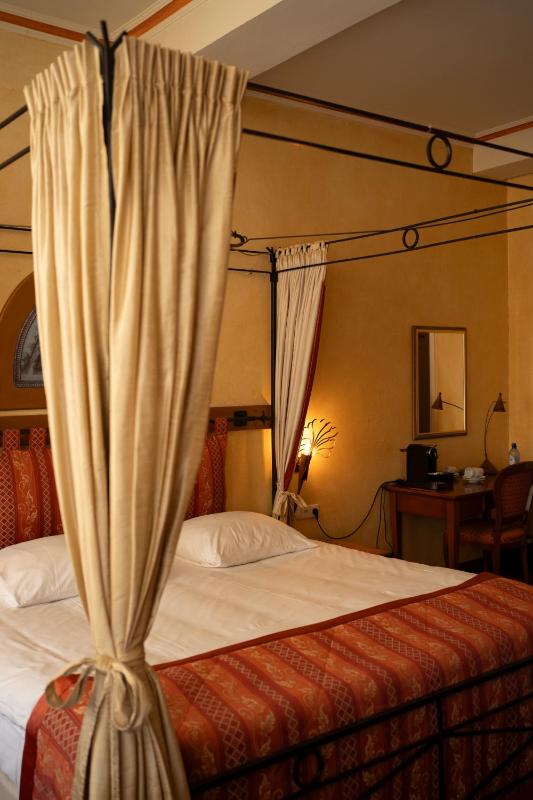 Executive Suite image 3