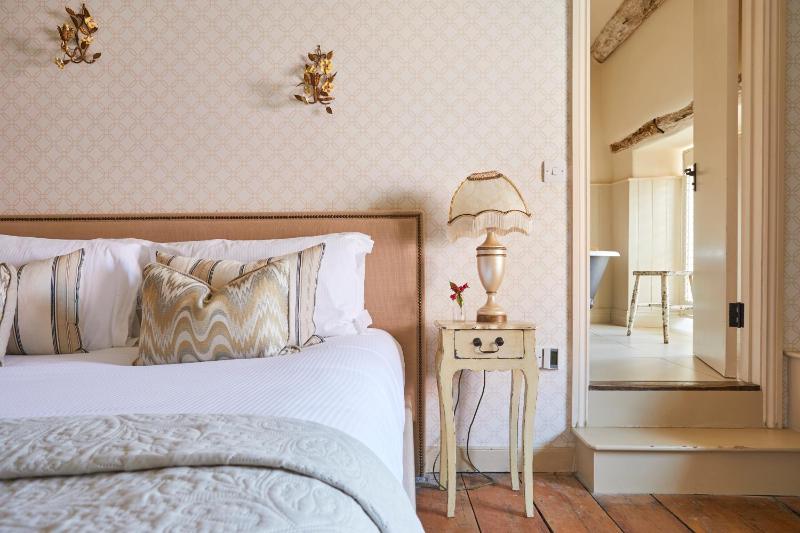 Standard Double Room image 2