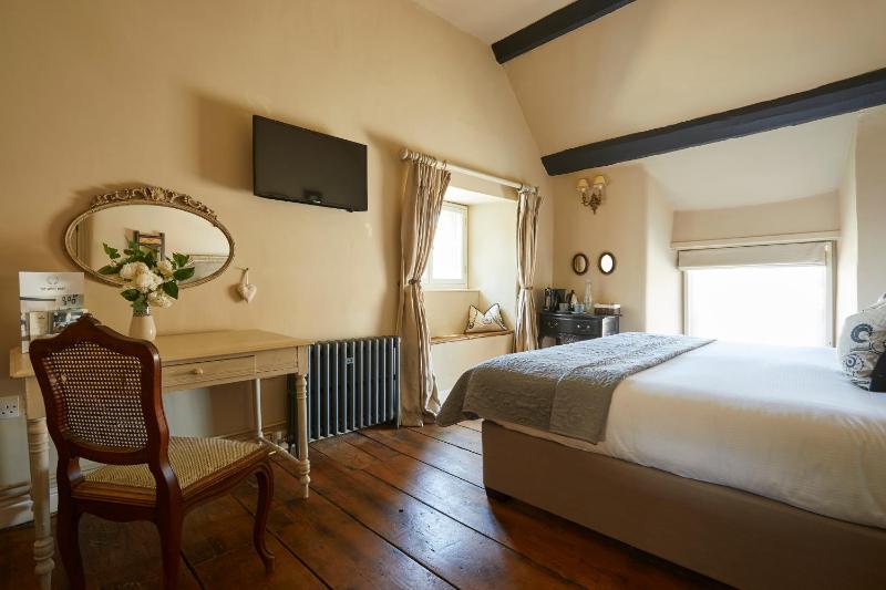 Large Double Room image 4
