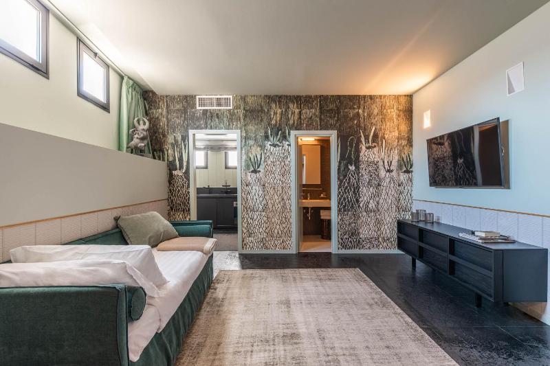 Suite image 3