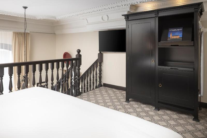 Deluxe Double Room image 4
