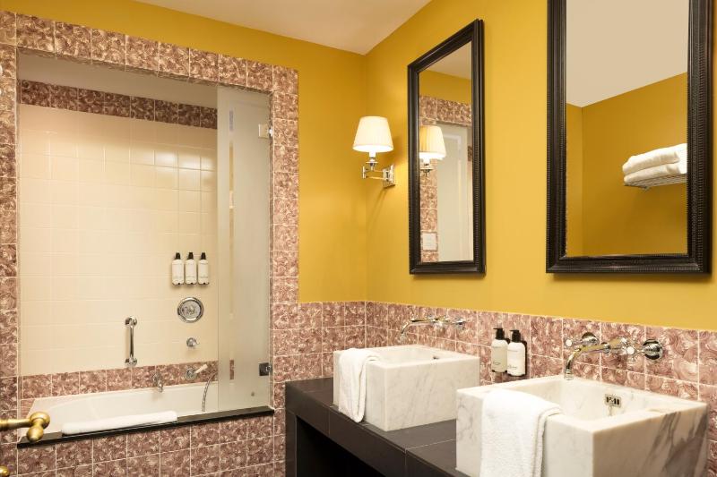Junior Suite image 4